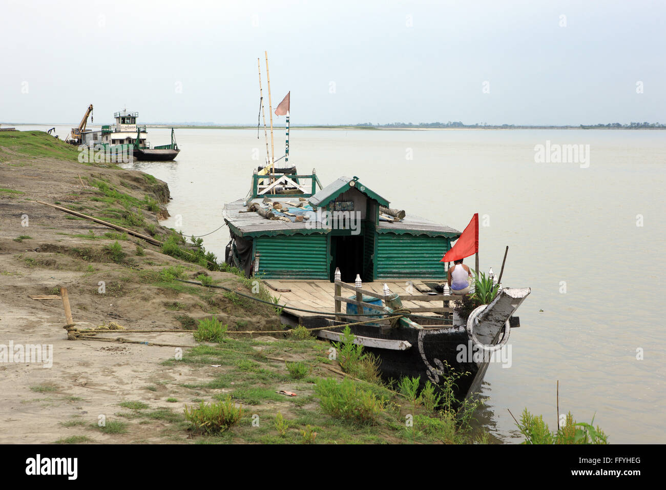 Service des traversiers à fleuve Brahmapoutre de jorhat à majuli island ; l'Assam en Inde ; Banque D'Images