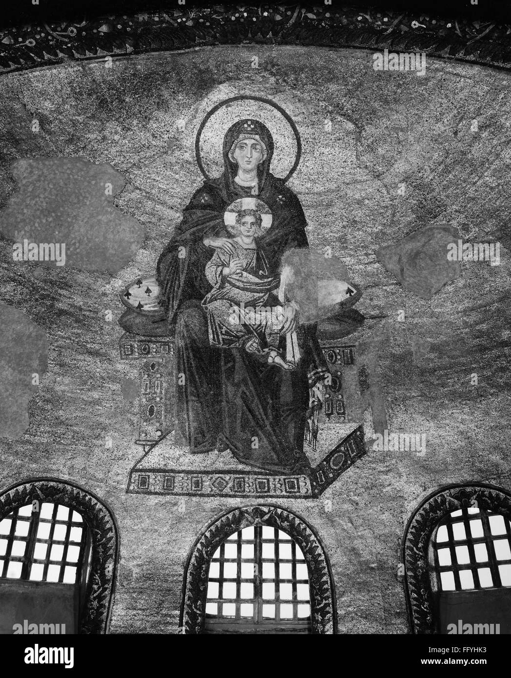 Saintesophie mosaïque. /NApse mosaïque de la Vierge et l'enfant, 9e