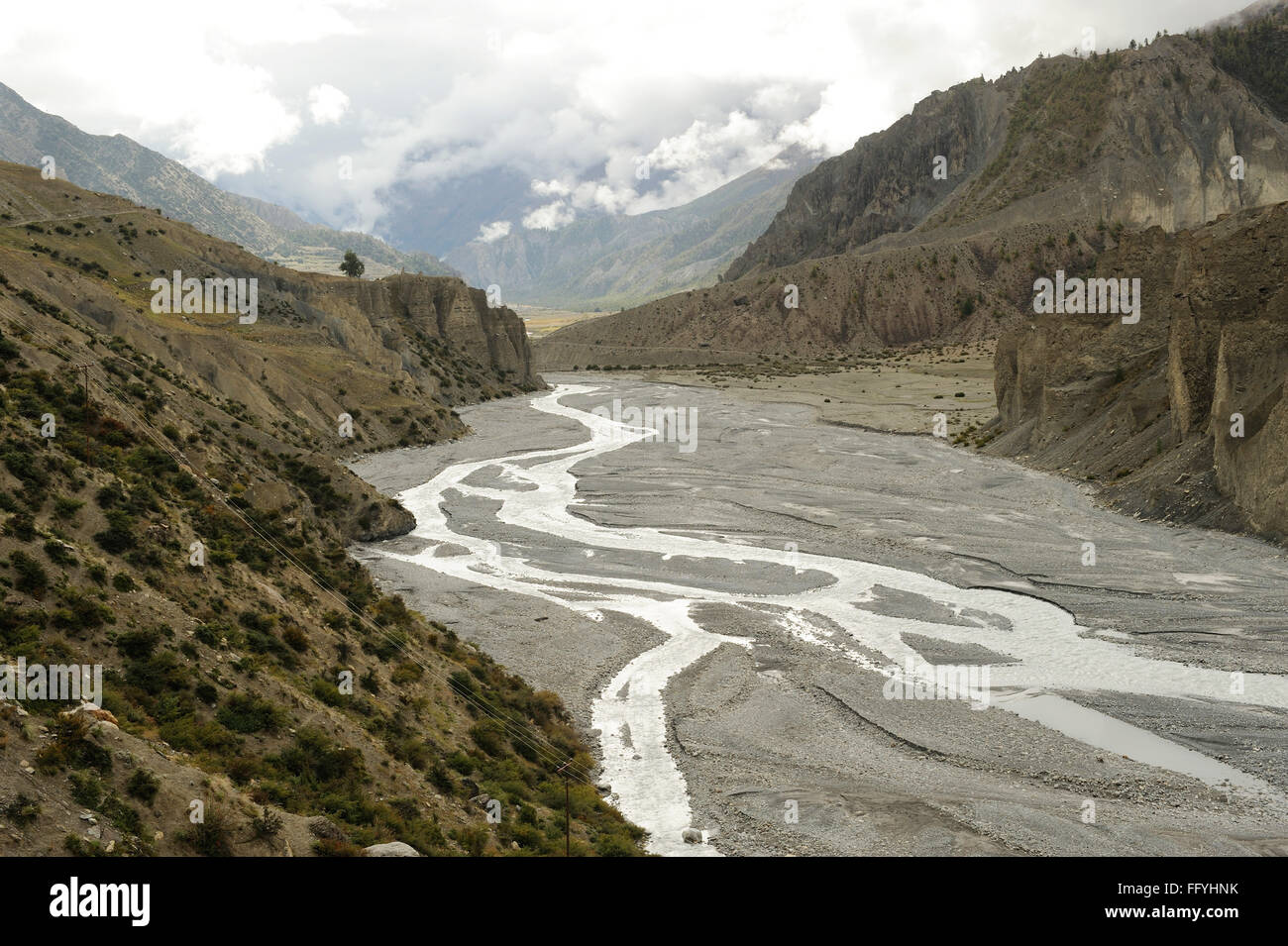 River ; Khangsar Khola ; Népal ; Manang Banque D'Images