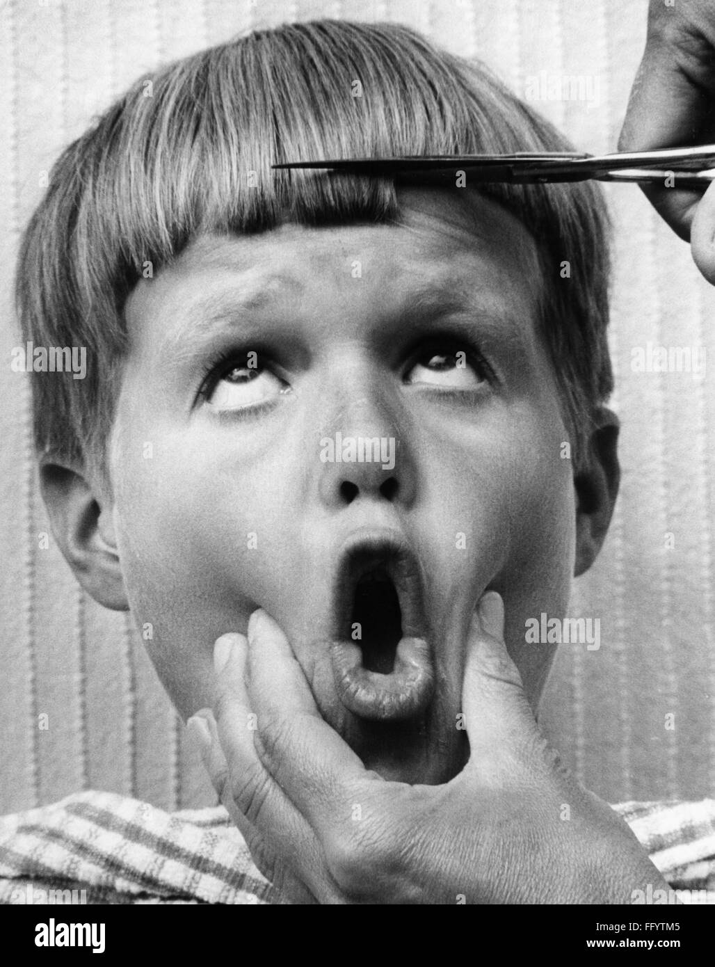 Personnes, enfants, nourrissons (jusqu'à 5 ans), garçon au coiffeur, années 1960, droits additionnels-Clearences-non disponible Banque D'Images