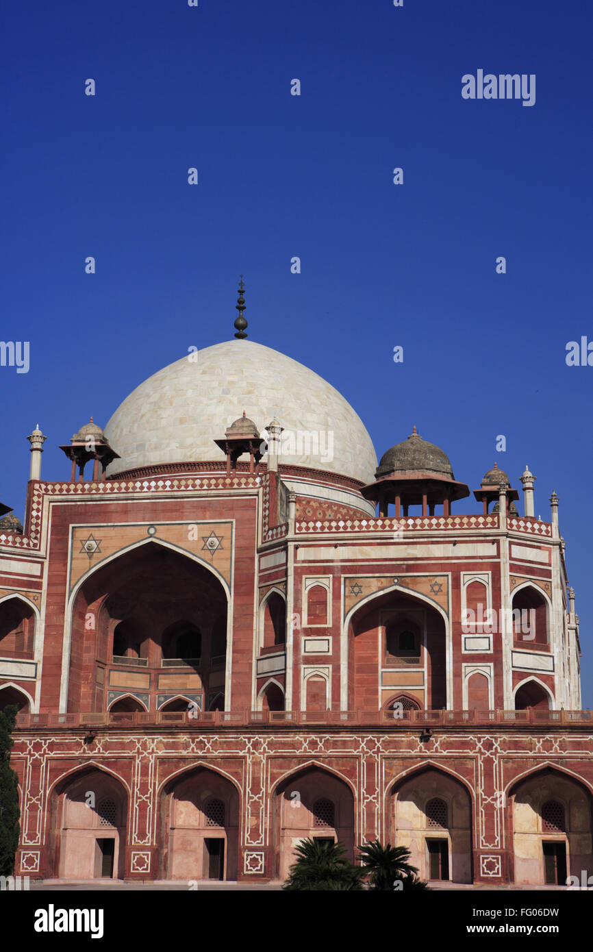 Tombe de Humayun par arch construit en 1570 , Delhi, Inde Site du patrimoine mondial de l'UNESCO Banque D'Images