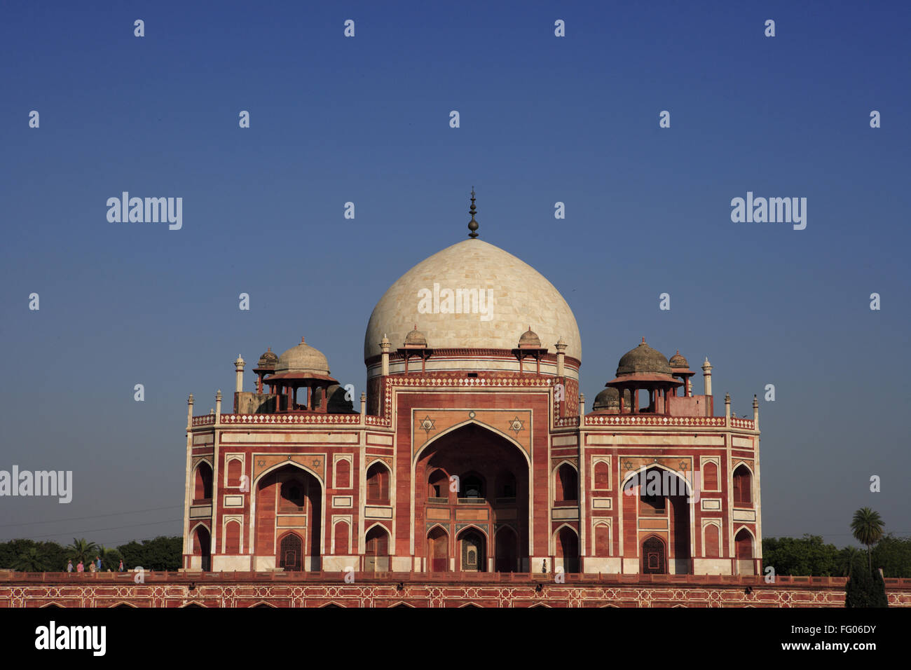 Tombe de Humayun par arch construit en 1570 , Delhi, Inde Site du patrimoine mondial de l'UNESCO Banque D'Images