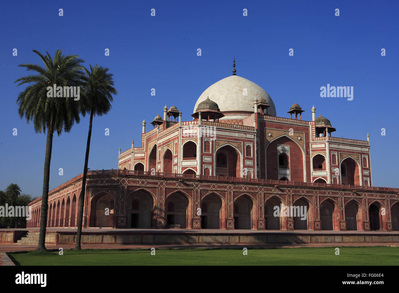 Tombe de Humayun par arch construit en 1570 , Delhi, Inde Site du patrimoine mondial de l'UNESCO Banque D'Images