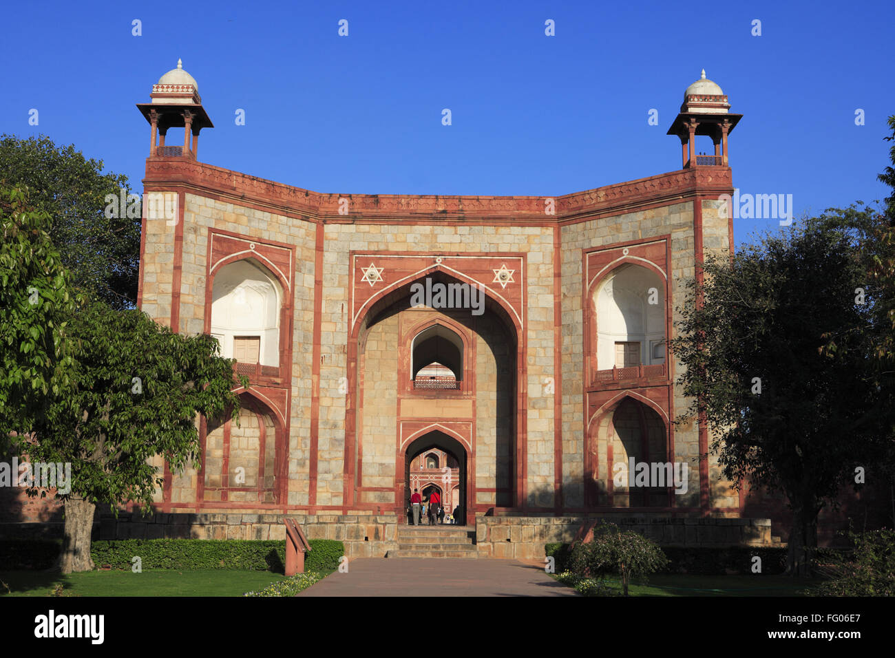 Porte ouest de Tombe de Humayun construit en 1570 , Delhi, Inde Site du patrimoine mondial de l'UNESCO Banque D'Images