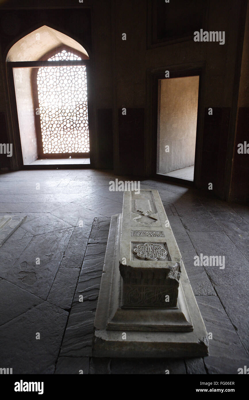 Dans la chambre du membre de la famille Tombe de Humayun construit en 1570 , Delhi , Inde UNESCO World Heritage Site Banque D'Images