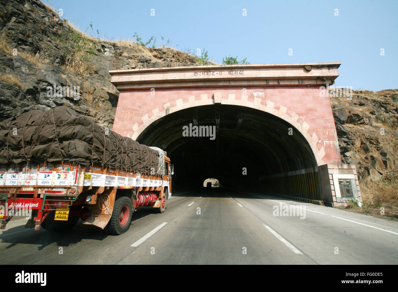 Kamshet II tunnel sur Mumbai Pune Maharashtra , autoroute , Inde Banque D'Images