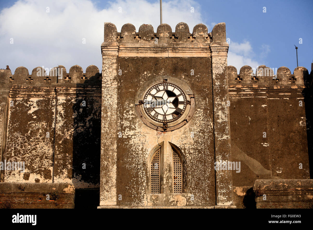 Au tour de l'horloge L'horloge brisée de Bhadra fort en 1411 ; AD Ahmedabad Gujarat ; Inde ; Banque D'Images