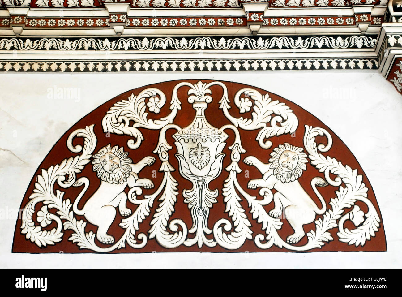 Mur peint à fresque délicate Nayak's Darbar Hall , Thanjavur Thanjavur , palais , Tamil Nadu , Inde Banque D'Images