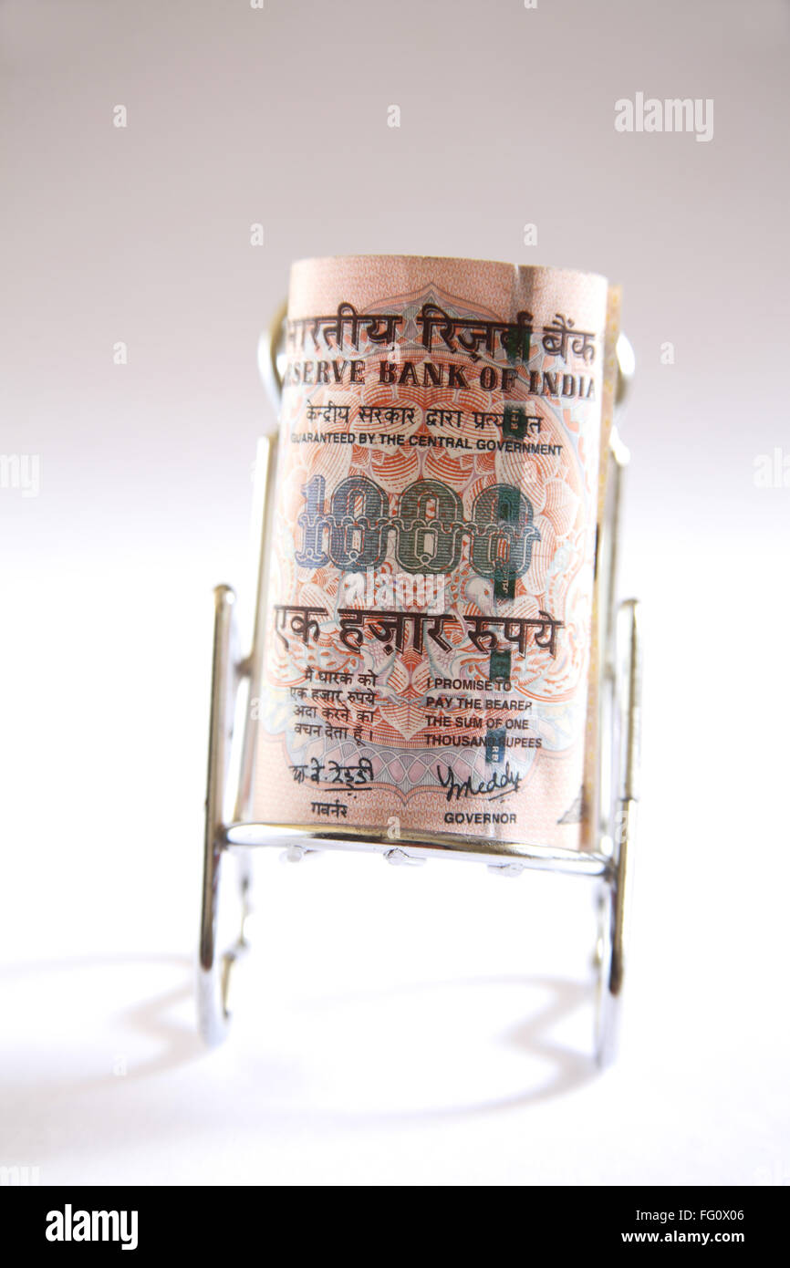 Concept , monnaie indienne mille roupies sur acier inoxydable détente président Banque D'Images