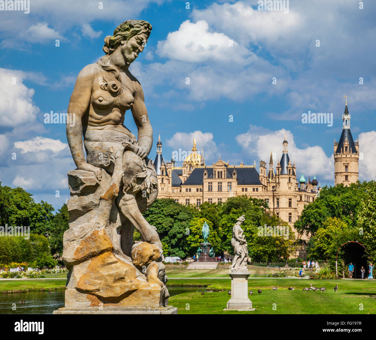 Allemagne, Mecklenburg-Vorpommern, Schwerin Palace, la sculpture d'un mischivious créature satyrique par Balthasar Permoser Banque D'Images