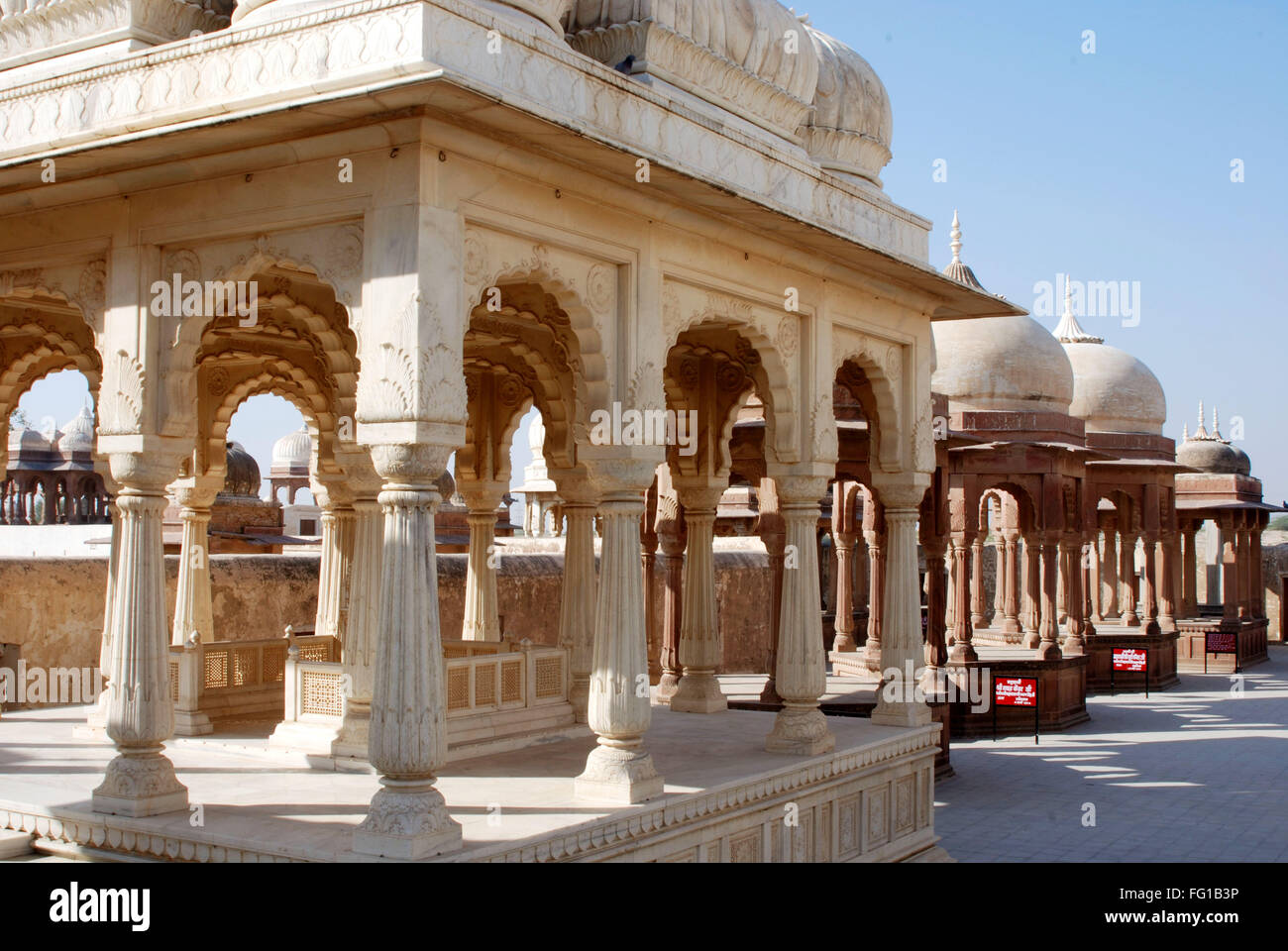 Chhatri en royal crématorium , Sagar Bikaner , Rajasthan , Inde , Banque D'Images