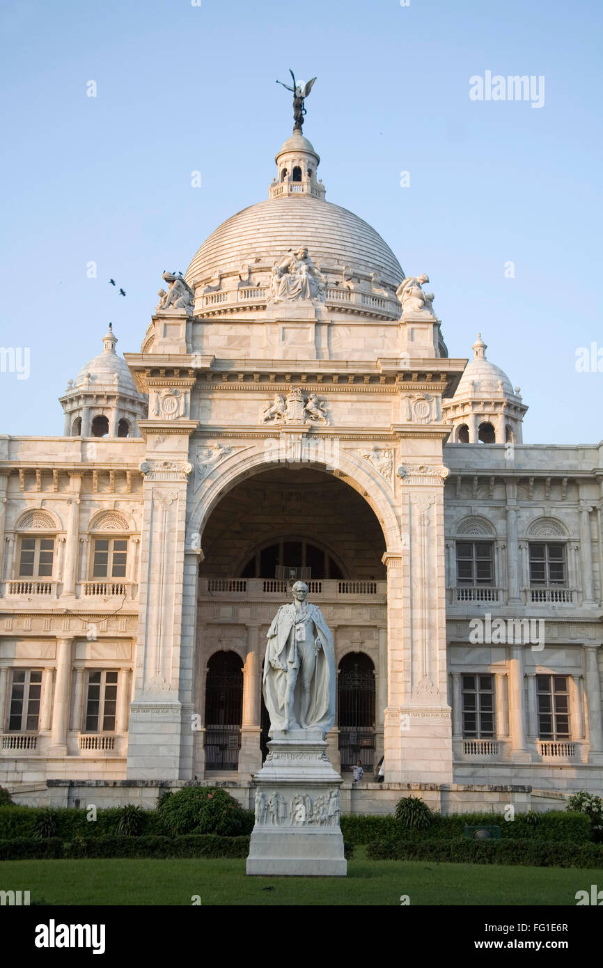 Statue Lord Curzon est sa création avant rappel impressionnant mémorial Victoria British Raj Calcutta Kolkata West Bengal Banque D'Images