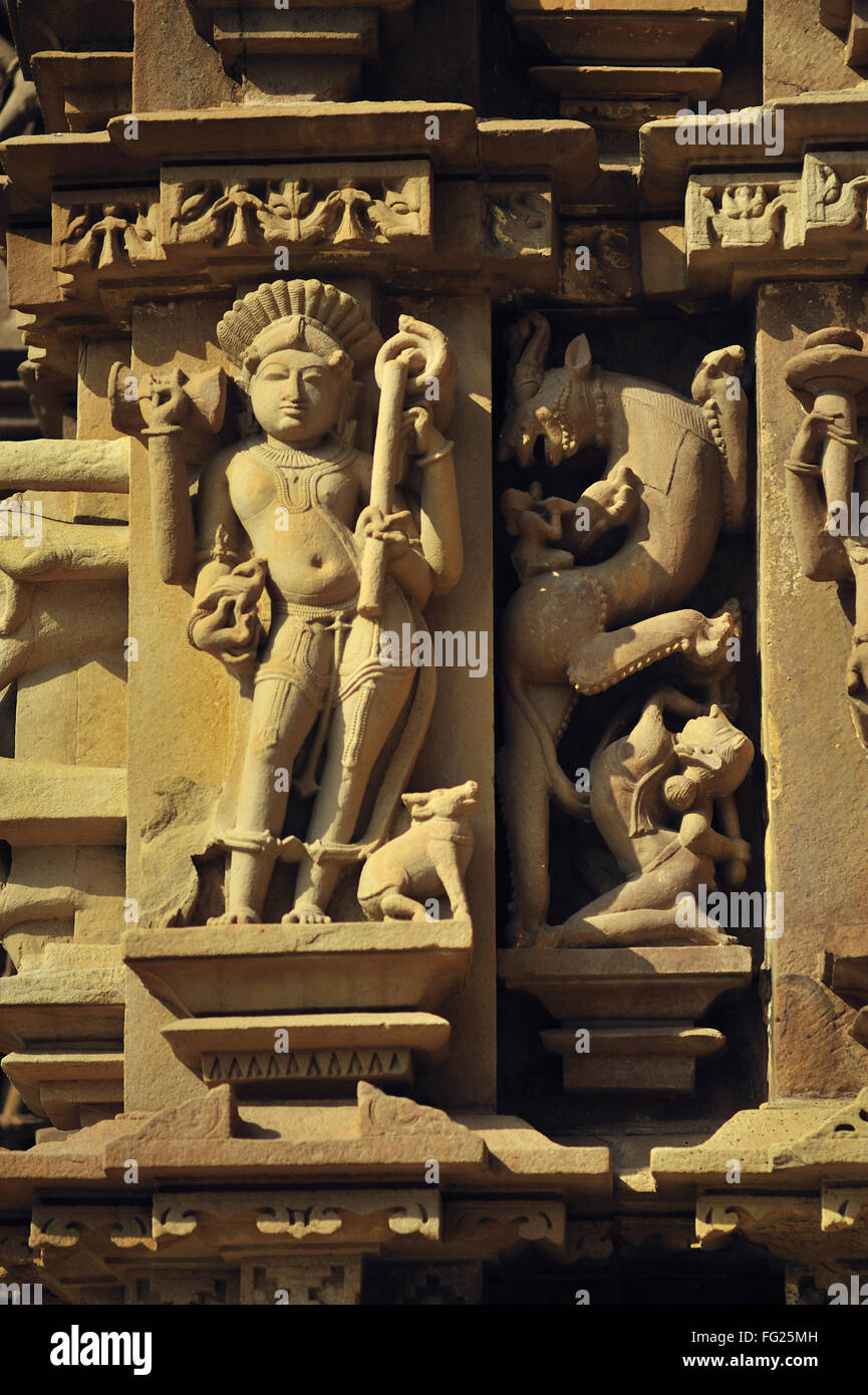 Yama sur mur de temple jagadambi Khajuraho Madhya Pradesh, Inde Banque D'Images