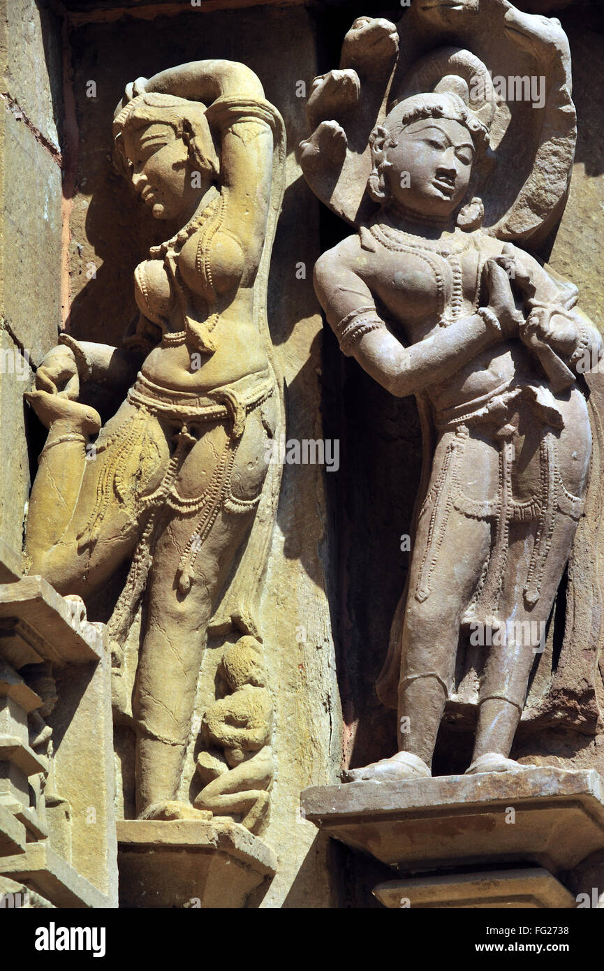 Khajuraho et nayikas gracieux apsaras danser lakshmana temple Madhya Pradesh Inde Banque D'Images