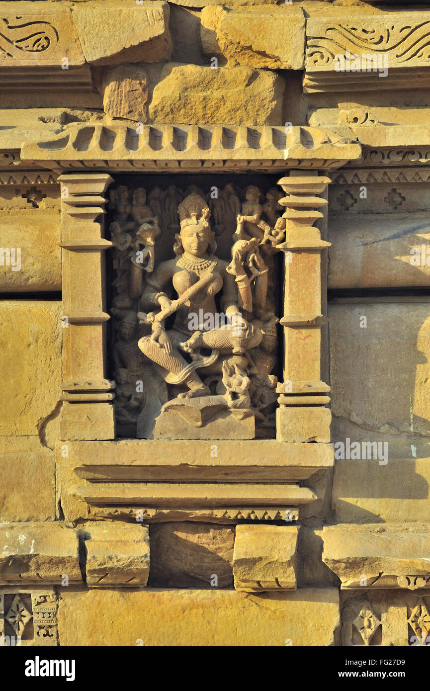 Sculpture sur parsvanatha sarasvati temple Khajuraho Madhya Pradesh, Inde Banque D'Images