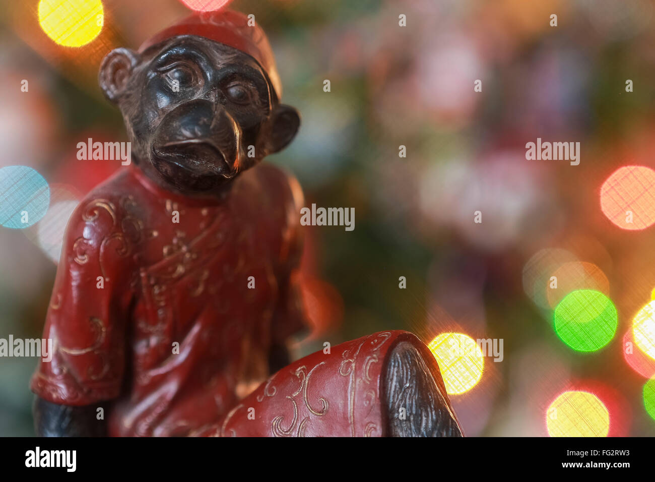 L'année 2016, le symbole de la nouvelle année feu singe singe jouet.et l'étincelle de Noël Banque D'Images