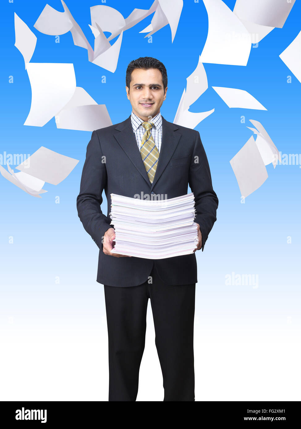 Vol de documents autour de la holding pile de papier MR# 779K Banque D'Images
