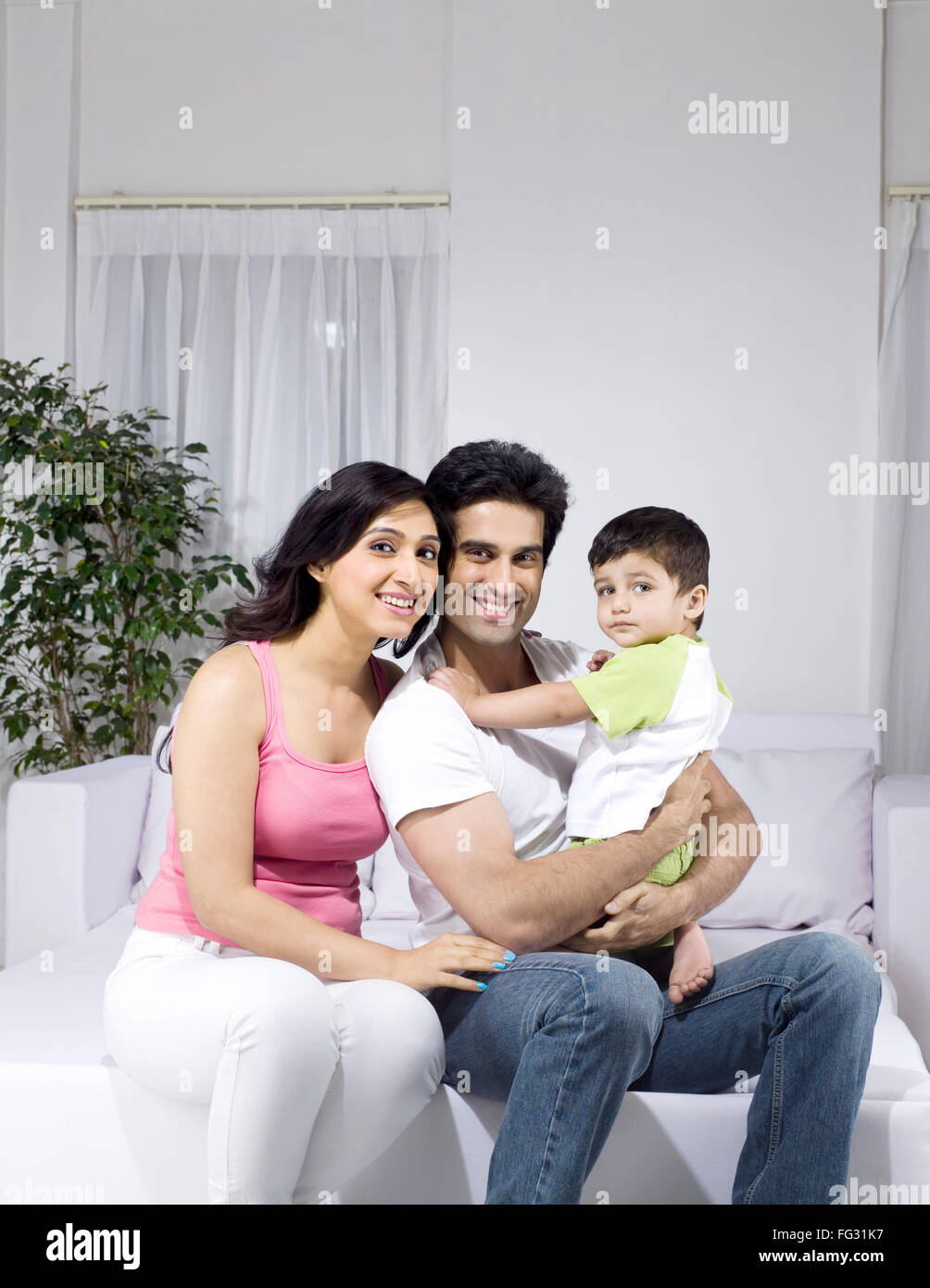 Couple Avec Leur Bebe M 779l M 779m M 779o Photo Stock Alamy