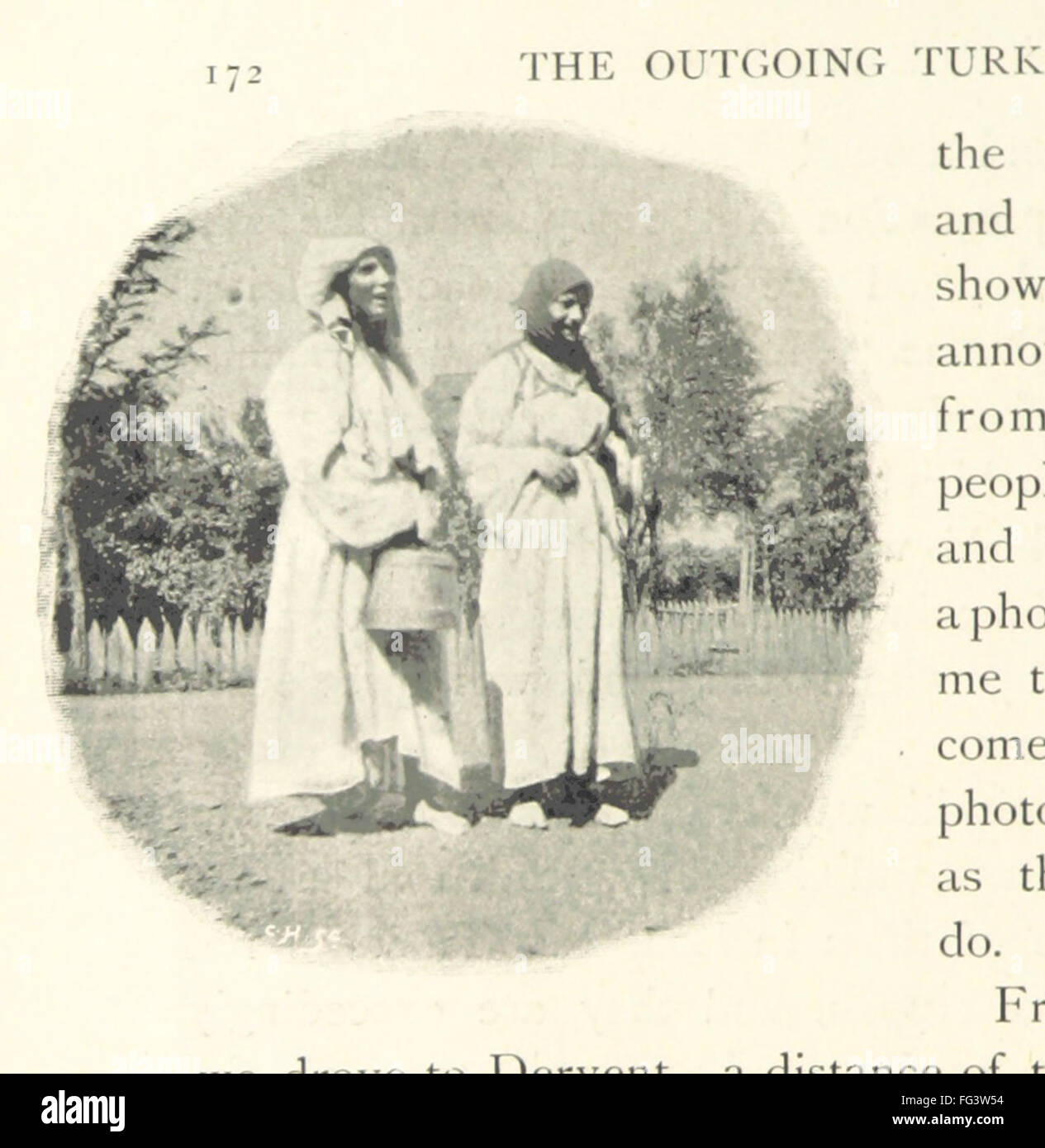 Ce livre vintage, « The Outgoing Turk », offre des impressions d'un voyage à travers les Balkans occidentaux, réfléchissant sur les transformations culturelles, politiques et historiques dans la région après le déclin de l'Empire ottoman, avec soixante-seize illustrations. Banque D'Images