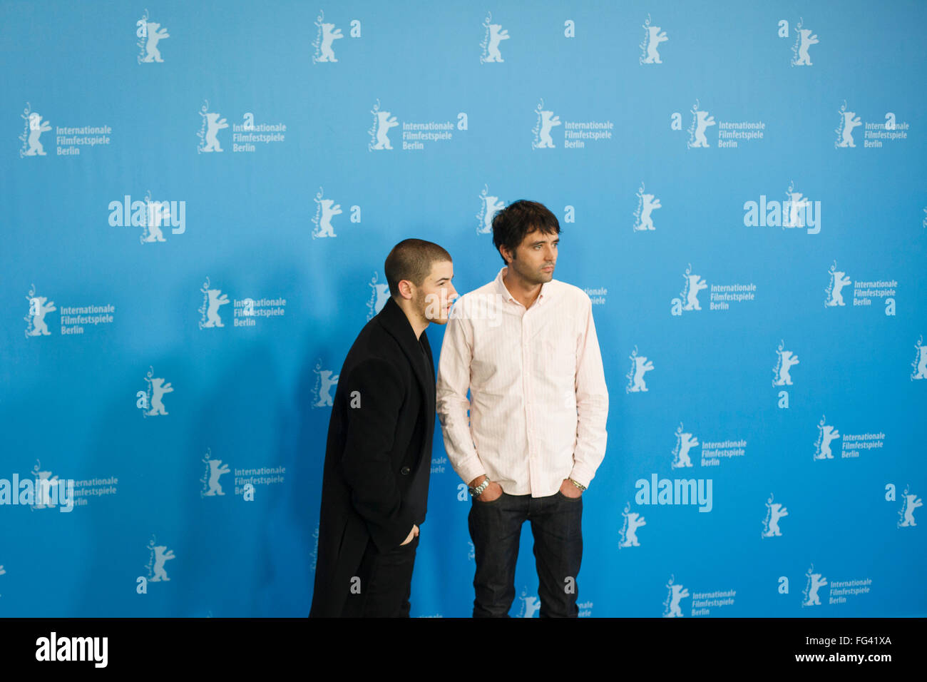 Berlin, Allemagne. 17 Février, 2016. Acteur Nick Jonas et directeur Andrew Neel assister à la "photo" de chèvre appeler au cours de la 66e Berlinale Festival International du Film de Berlin Crédit : Odeta Catana/Alamy Live News Banque D'Images