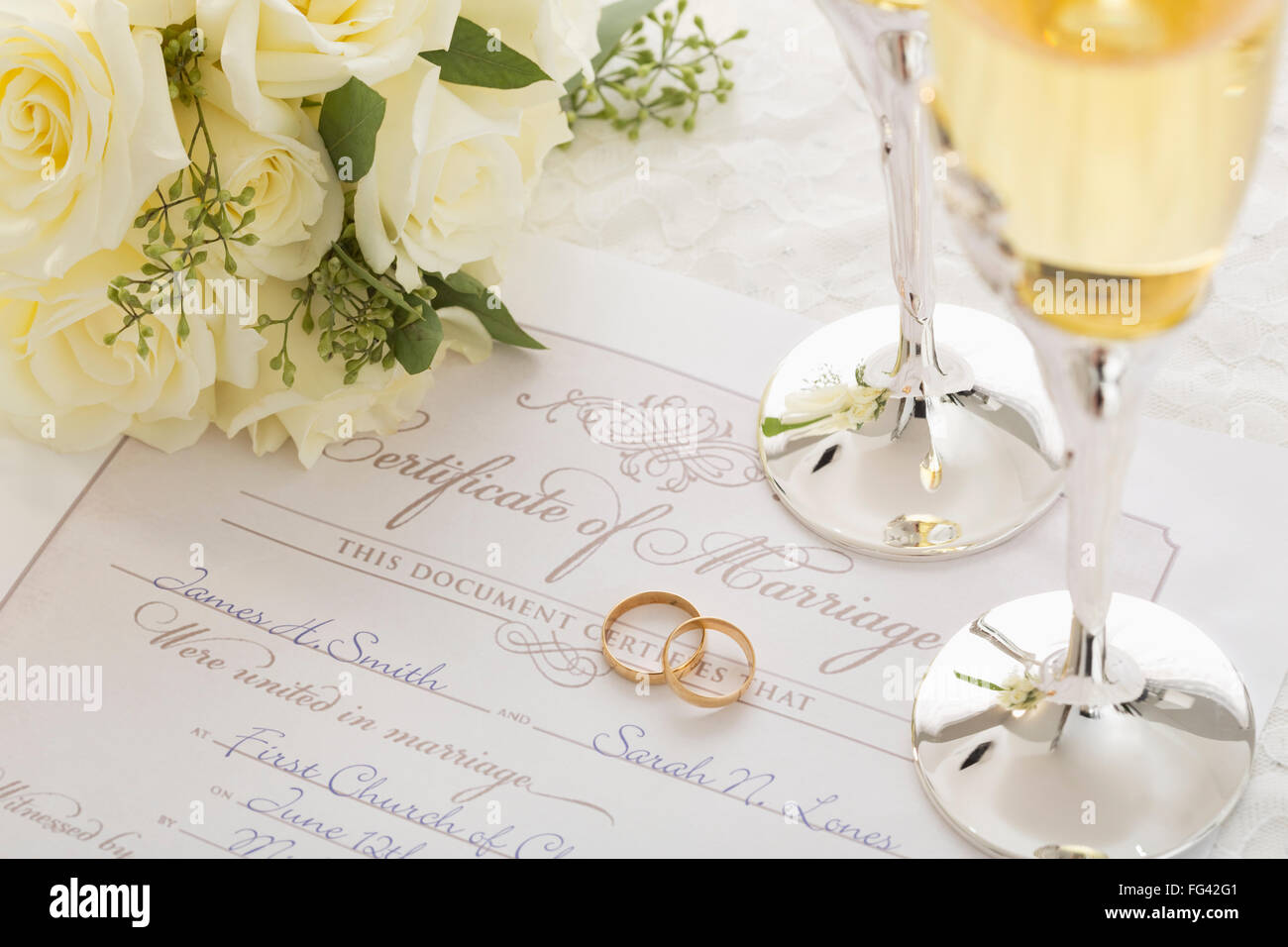 Mariage sur certificat de mariage Banque D'Images