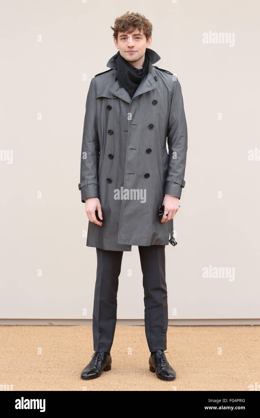 London hommes collections Automne/Hiver 2016 - Burberry - Arrivées avec : Josh Whitehouse Où : London, Royaume-Uni Quand : 11 Jan 2016 Banque D'Images