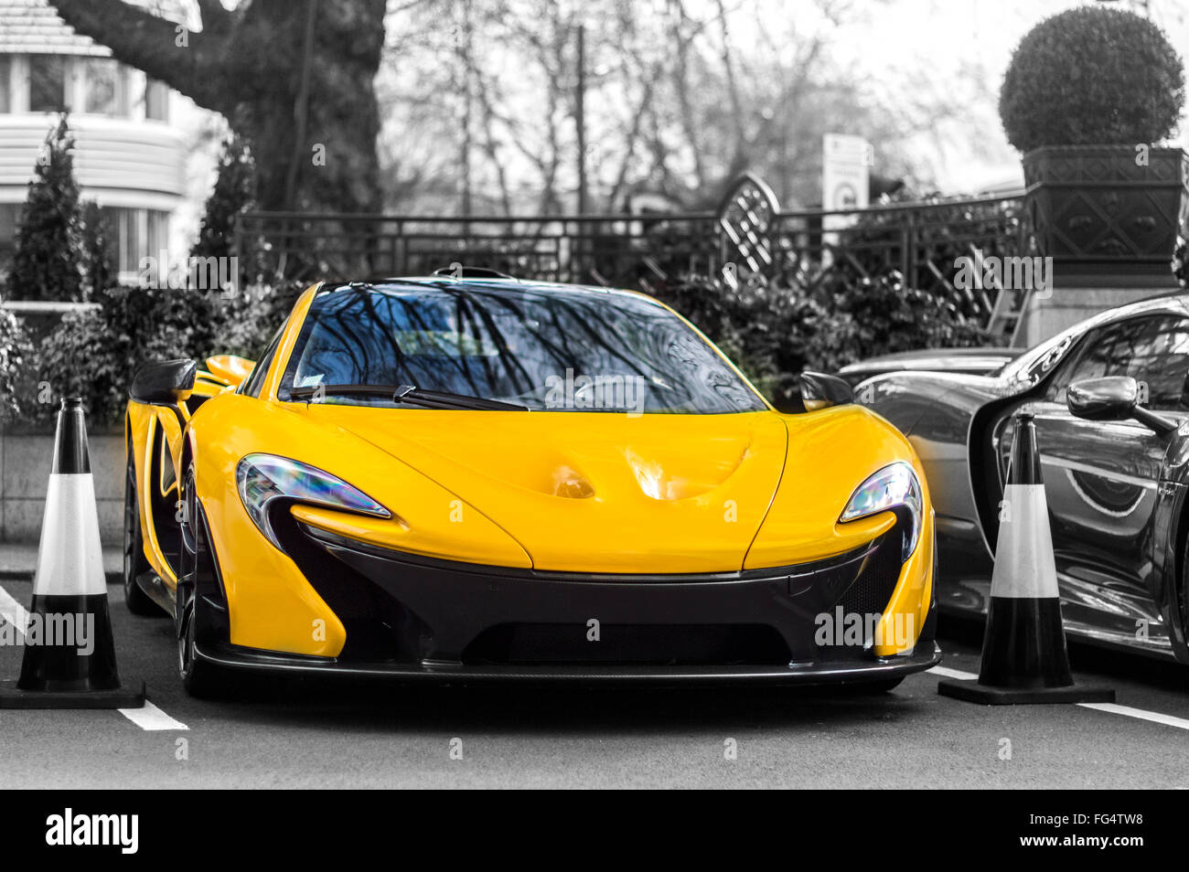 McLaren P1 dans la ville Banque D'Images