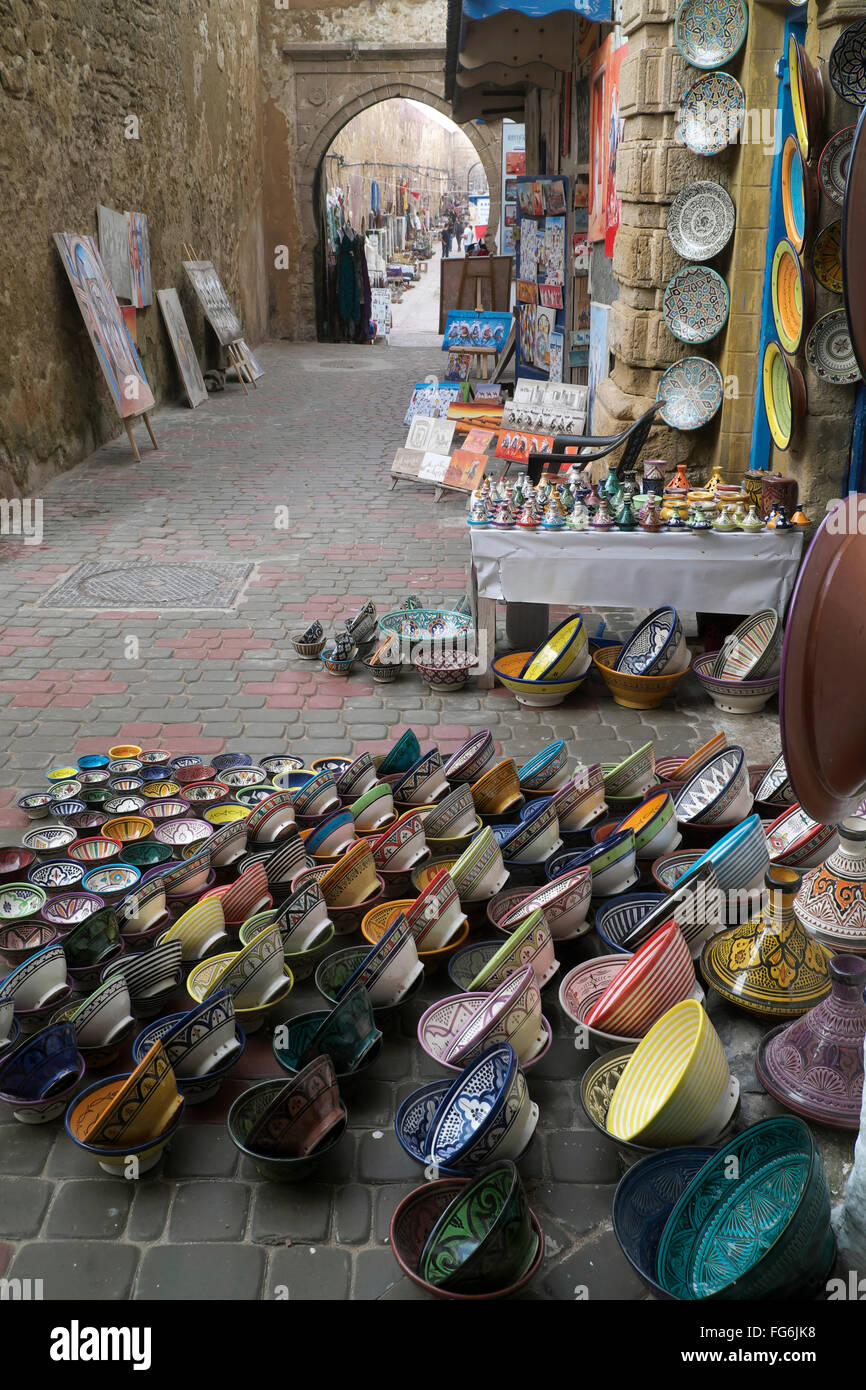 La poterie dans les rues d'Essaouira, Marrakech-Tensift-Al Haouz, Maroc Banque D'Images
