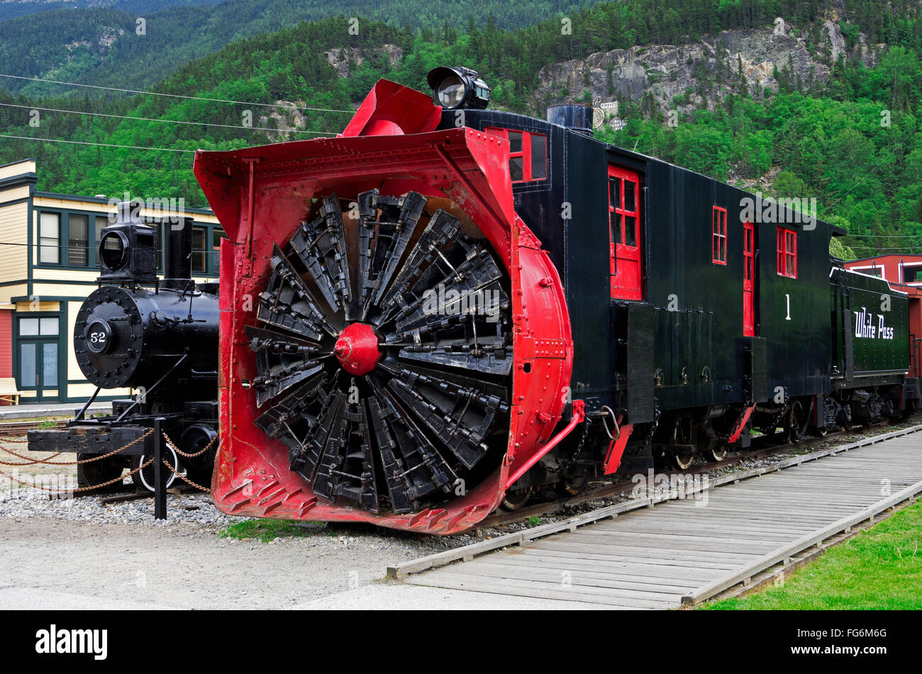Railroad yard, White Pass Railroad steam engine et giagantic-neige, Skagway, Alaska du Sud-Est Banque D'Images
