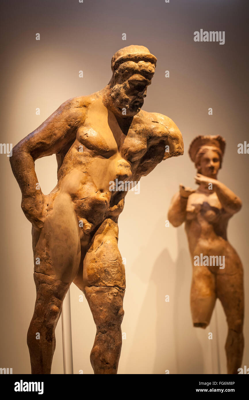 Figurines en terre cuite au musée archéologique ; Pella, Macédoine, Grèce Banque D'Images