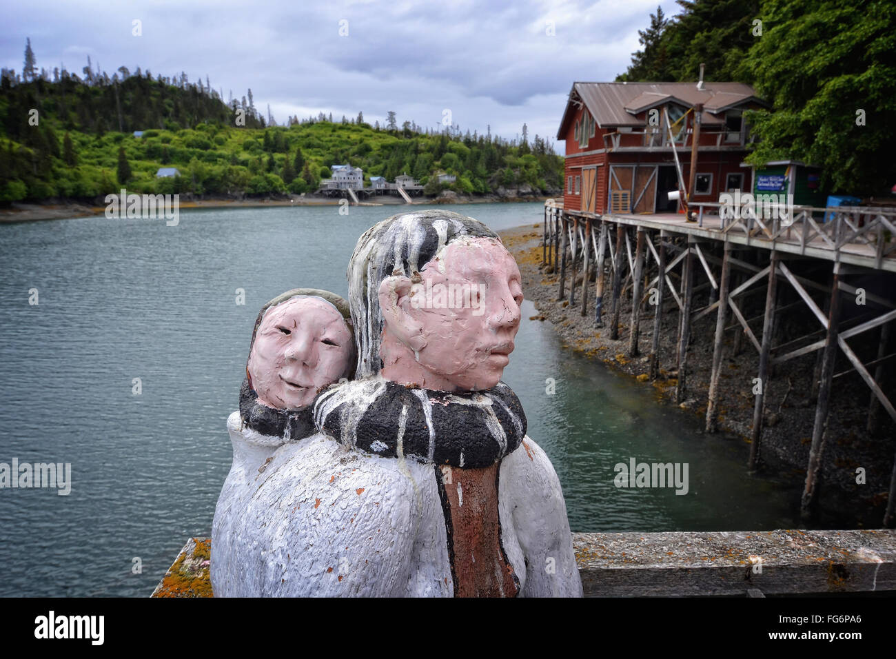 Sculptures en métal et en bois ornent la promenade de l'Saltry