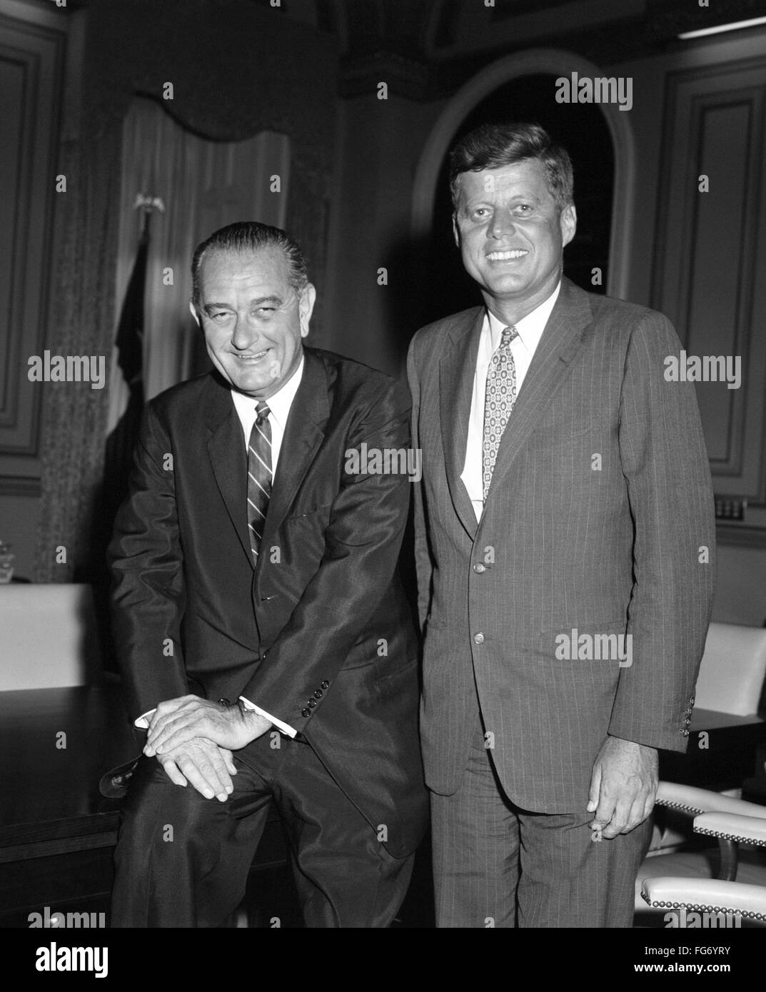 JOHNSON ET KENNEDY, 1960. /NSenator Lyndon B. Johnson et le sénateur John  F. Kennedy faisant campagne pour les élections présidentielles de 1960.  Photographie par Frank Muto, 10 août 1960 Photo Stock - Alamy