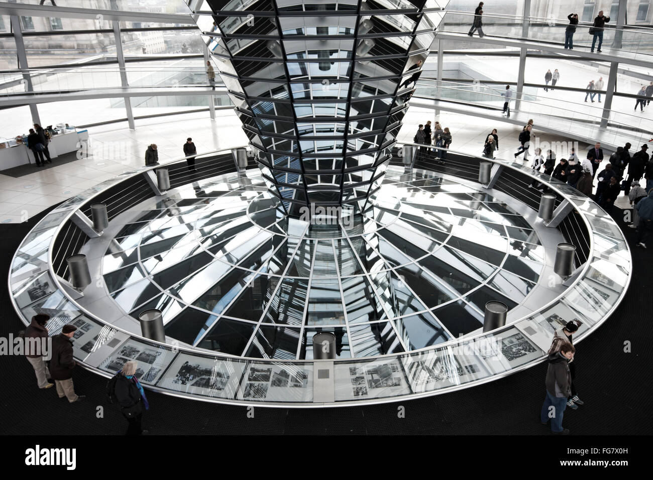 La coupole du Reichstag Banque D'Images