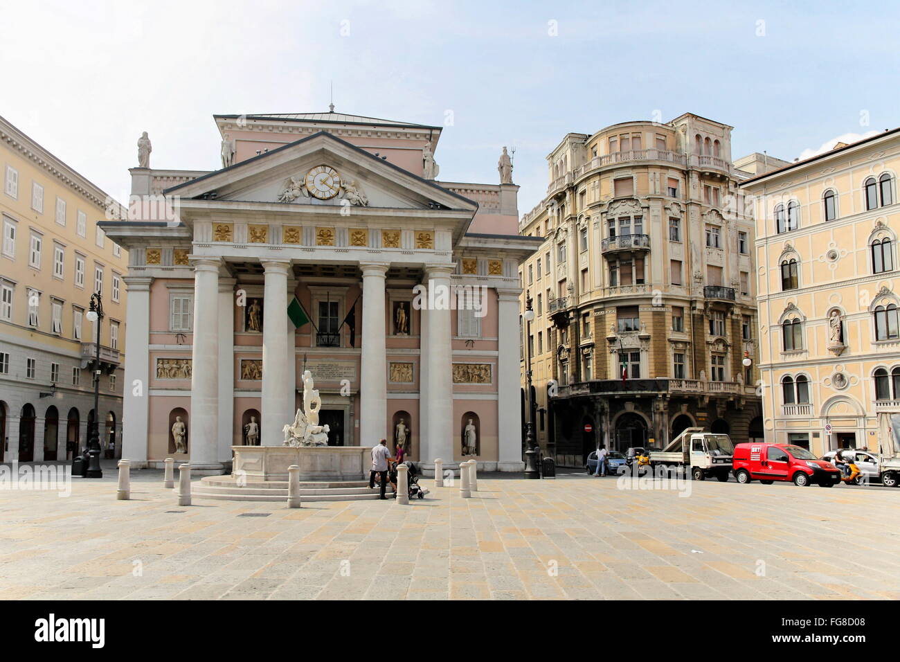 Géographie / voyages, Italie, Friuli, Trieste, vieille bourse, construction : 1806 par Antonio Molari, Piazza della Borsa, fontaine de Neptune, Additional-Rights Clearance-Info-Not-Available- Banque D'Images