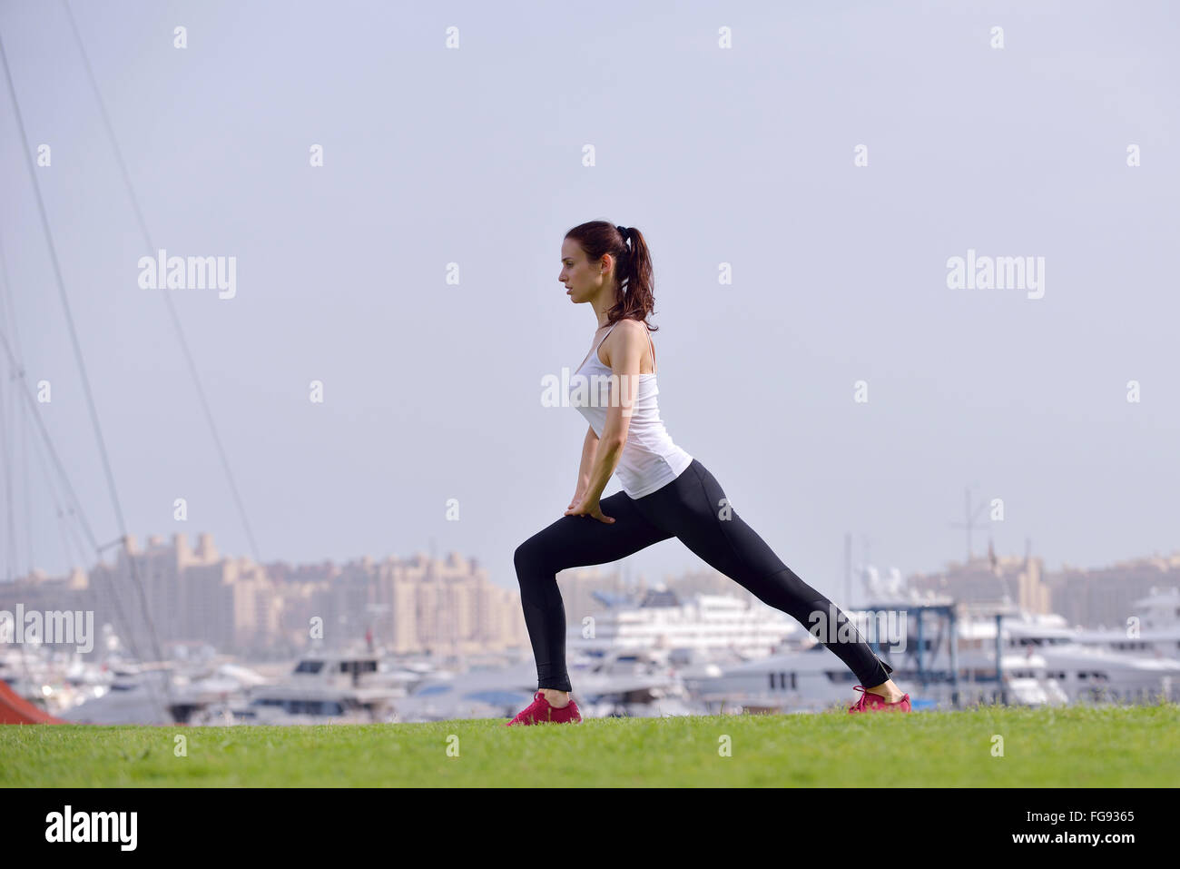 Young Beautiful woman jogging le matin Banque D'Images