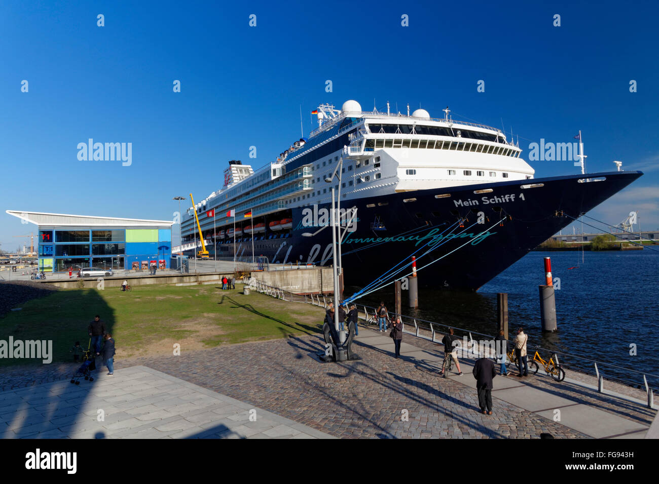 Géographie / voyage, Allemagne, Hambourg, HafenCity, cruiser 'Mein Schiff 1' au centre de croisière, Additional-Rights Clearance-Info-Not-Available- Banque D'Images