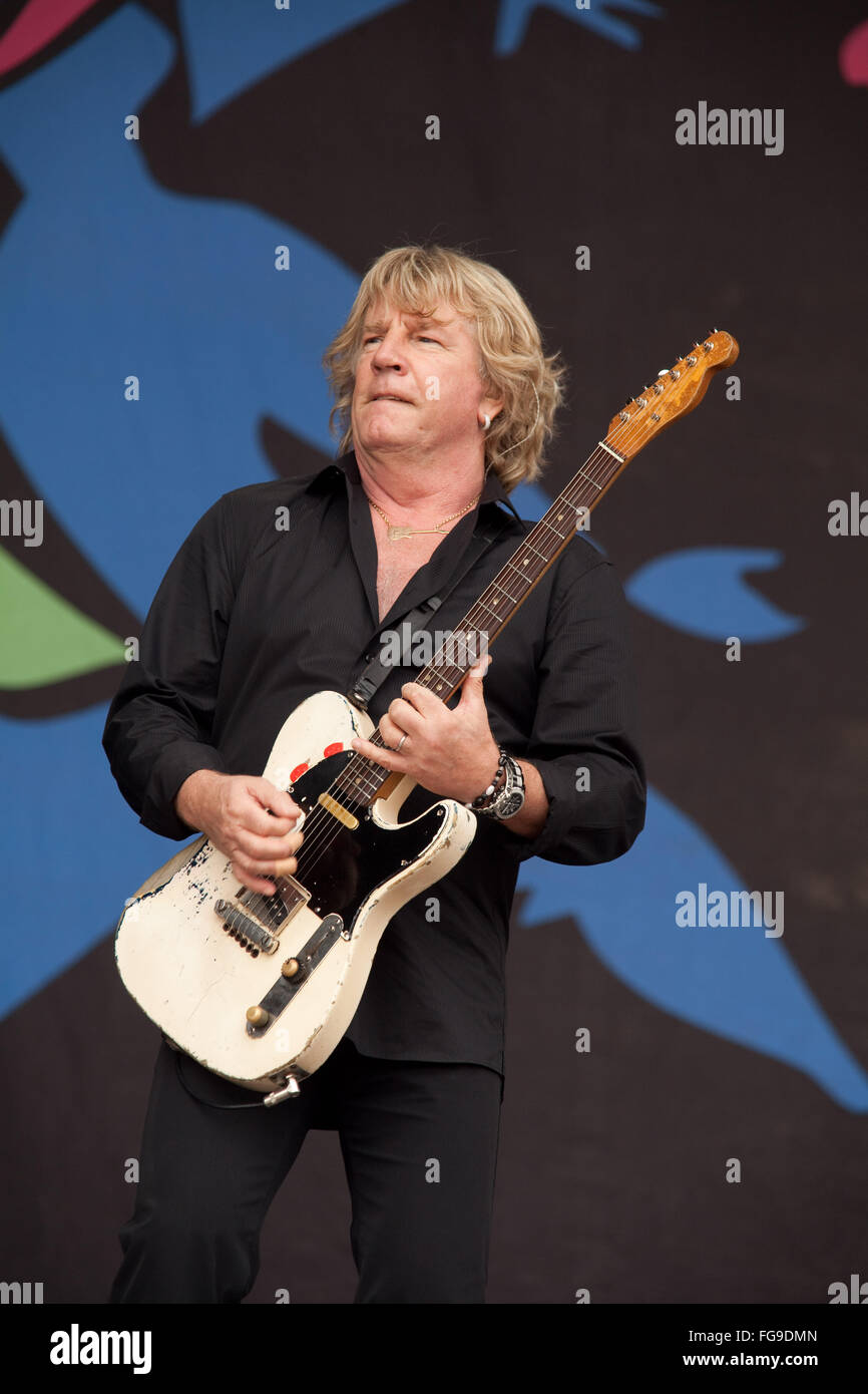 Rick Parfitt de status quo l'exécution sur la pyramide, 2009 festival de Glastonbury, Somerset, Angleterre, Royaume-Uni. Banque D'Images