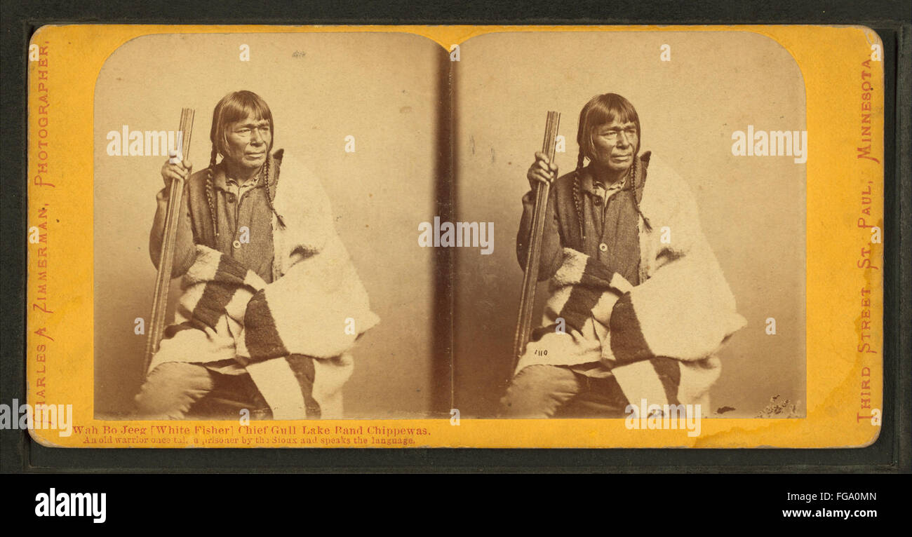 Wah bo jeeg (blanc) Fisher, chef de la bande du lac Gull Chippewas, un vieux guerrier une fois fait prisonnier par les Sioux et parle la langue, par Zimmerman, Charles A., 1844-1909 Banque D'Images