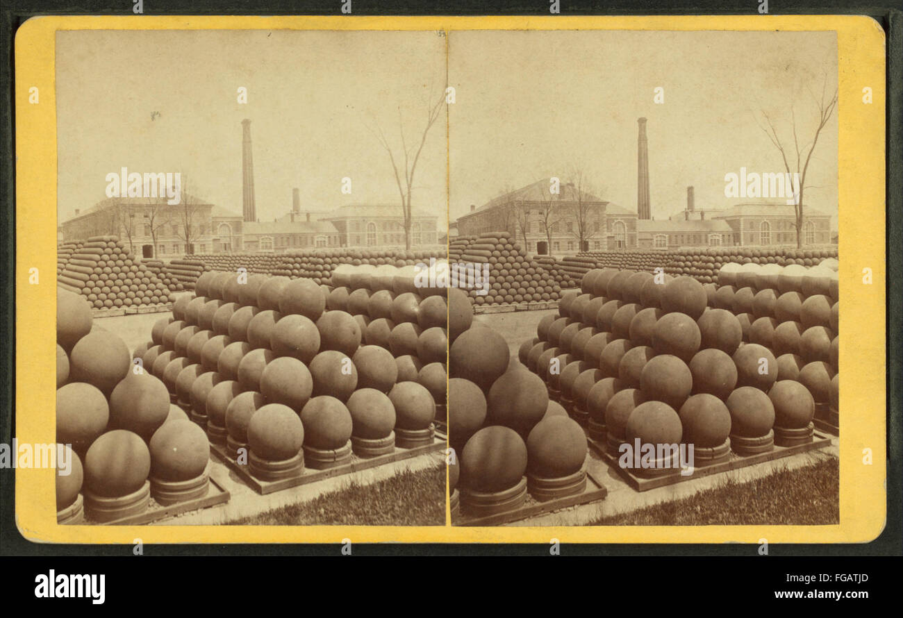 Une photographie de A.E. Alden montrant Shot Park au Boston Navy Yard, capturant l’importance industrielle et militaire du site. Banque D'Images