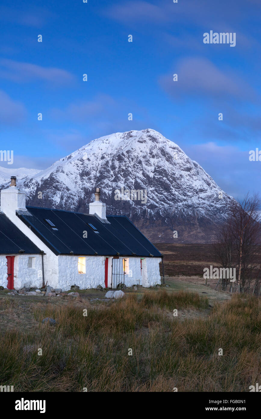 Buachaille Etive Mor et Black Rock Cottage, Glencoe, en Écosse. Banque D'Images