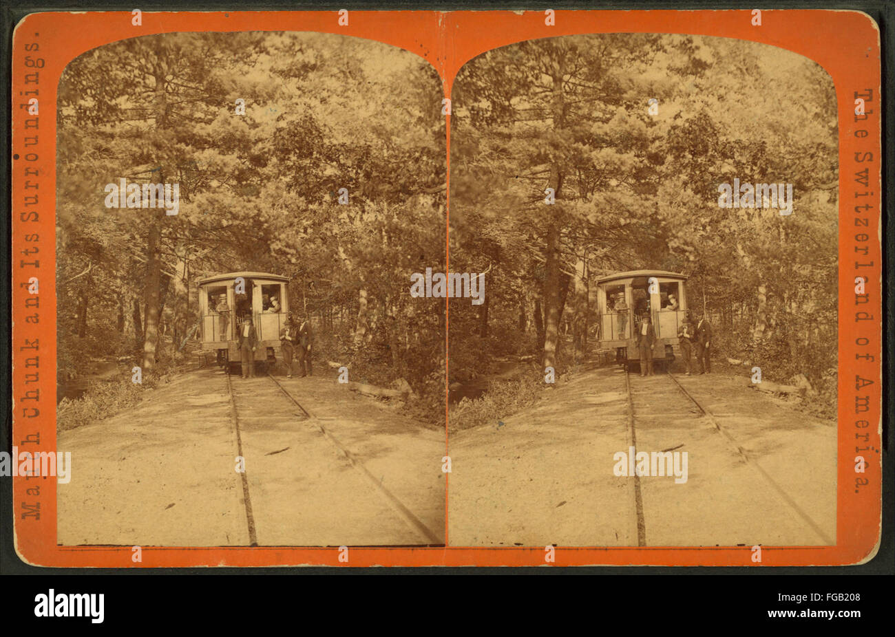 Cette photographie montre un virage de deux milles sur le chemin de fer Switchback, un exploit d'ingénierie important. L'image capture la pente raide et les voies sinueuses, mettant en évidence le terrain difficile emprunté par le chemin de fer. Banque D'Images