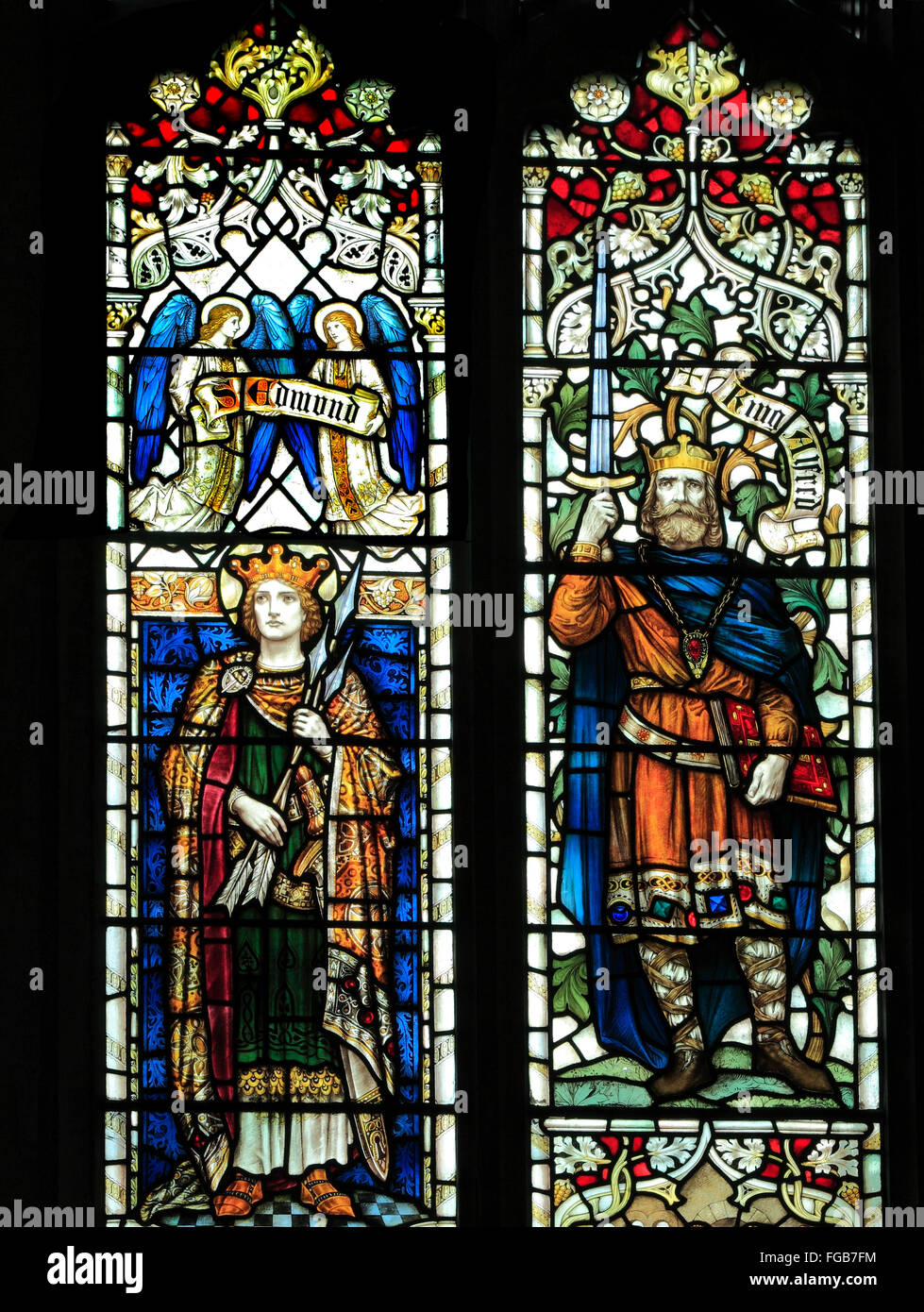 St Edmund et le roi Alfred, vitrail par J. Powell & Fils, 1900, Blakeney, Norfolk, Angleterre, Royaume-Uni, saints, rois de Saxe Banque D'Images