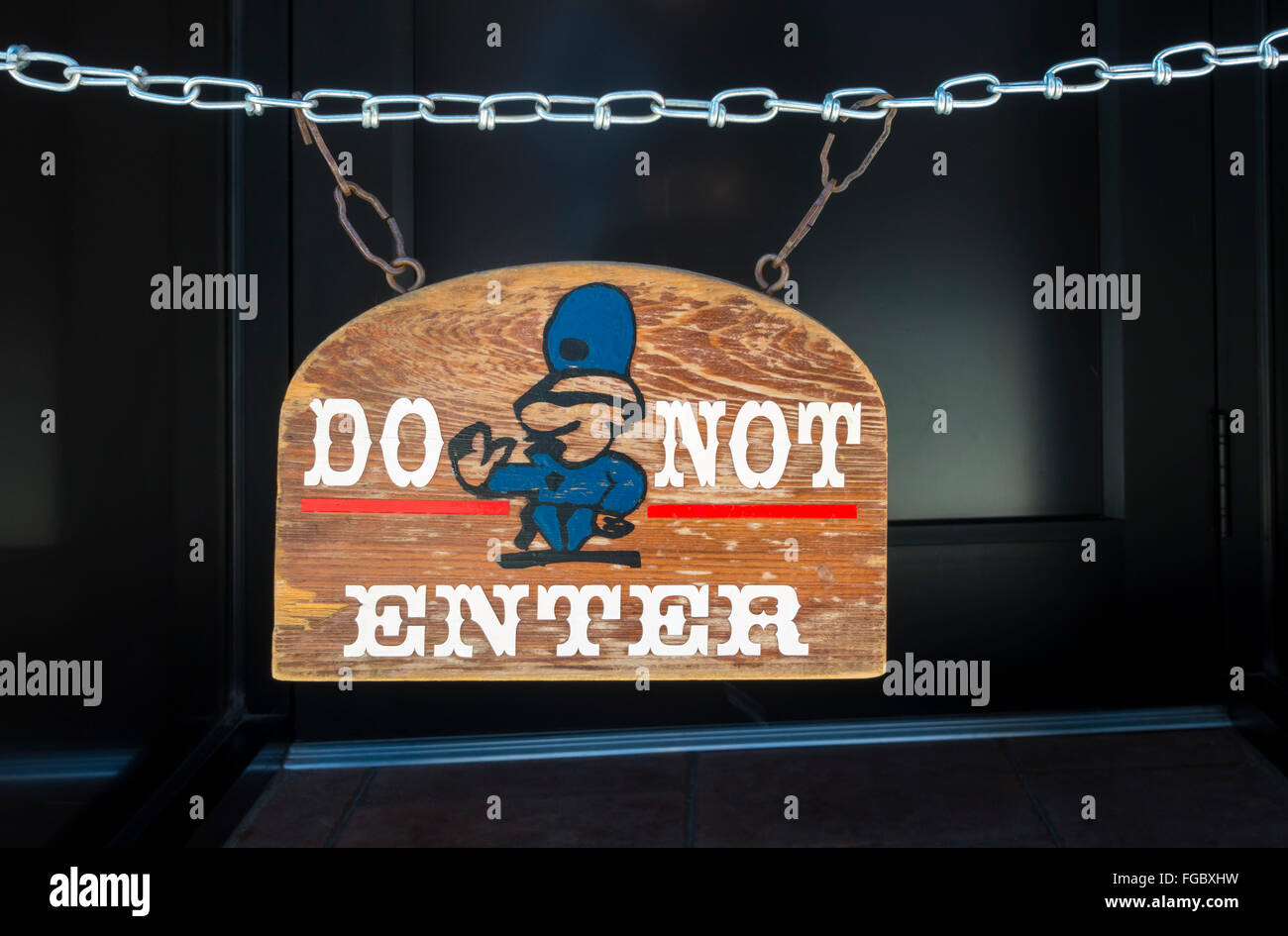 Cartoon Policeman Sur Un Sens Interdit Signe Sur Un Nouveau Restaurant De La Ville De New York Photo Stock Alamy Cartoon Policeman Sur Un Sens Interdit Signe Sur Un Nouveau Restaurant De La Ville De New York Photo Stock Alamy
