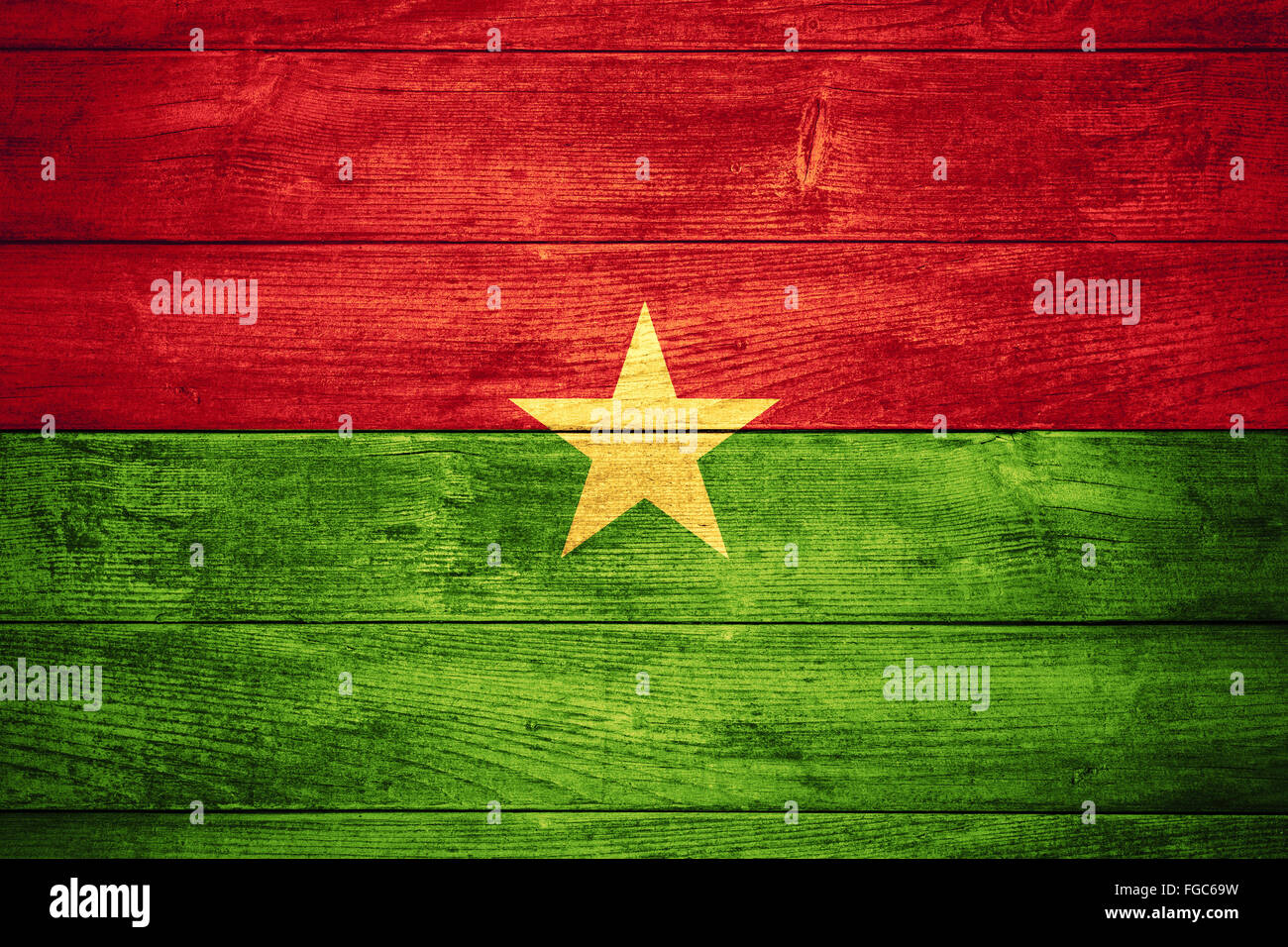 Drapeau du Burkina Faso ou bannière sur fond de bois Banque D'Images