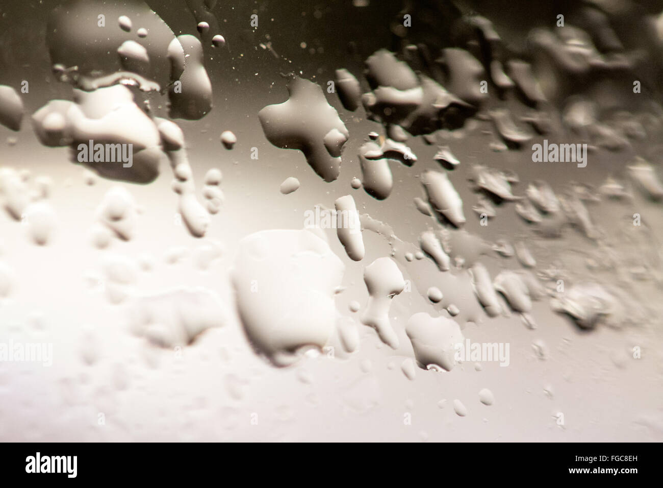 Close up de gouttes d'eau sur le verre Banque D'Images