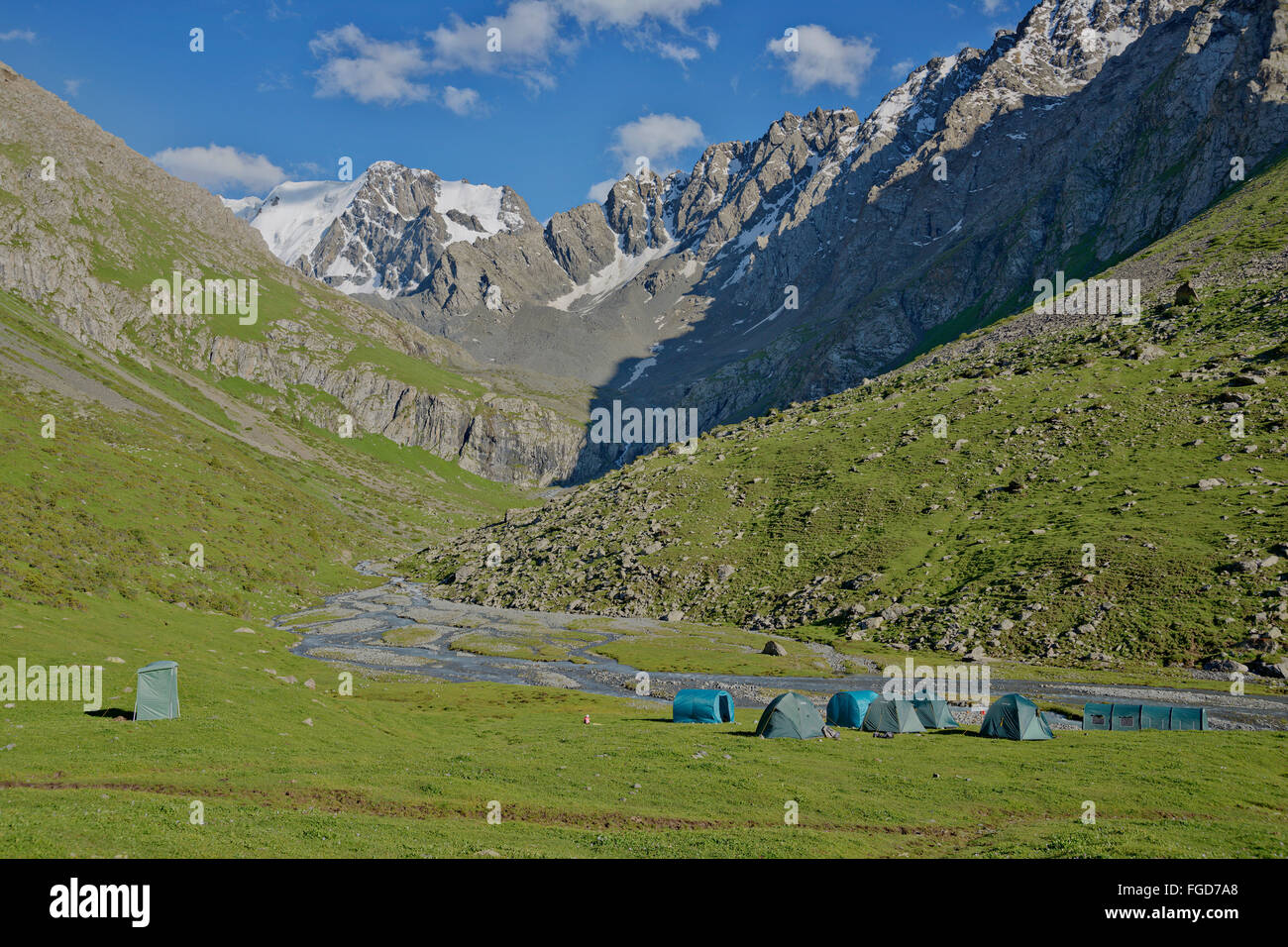 Trekking camp en Telety Gorge, au Kirghizistan. Banque D'Images