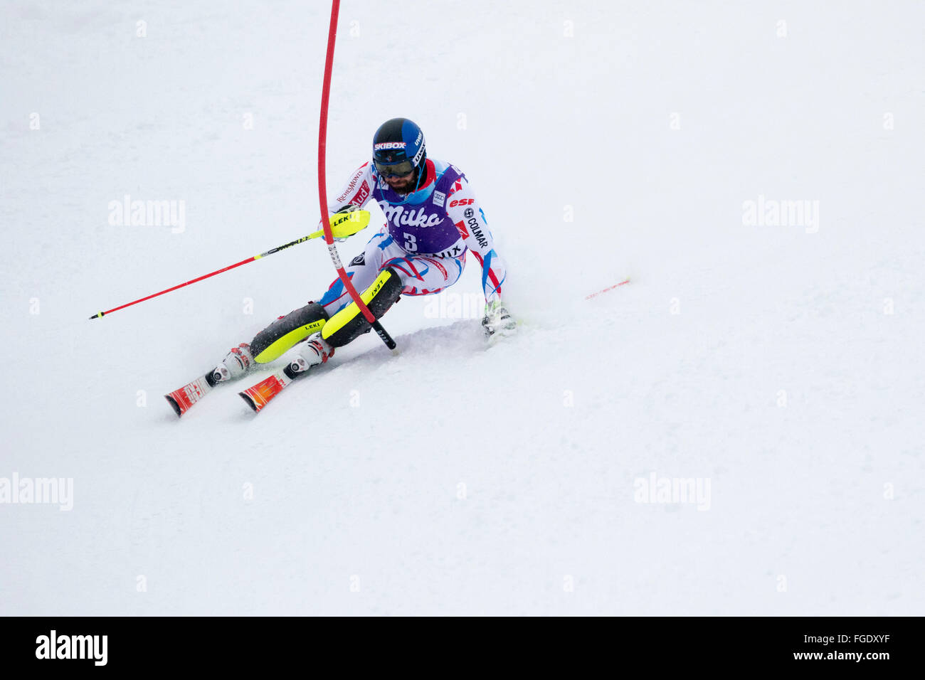 Chamonix, France. 19 Février, 2016. L'épreuve du combiné alpin masculin (descente et slalom) a commencé avec la section slalom de la course au lieu de la descente en raison des conditions météorologiques (neige lourde) à Chamonix à 10:30h. Membre de l'équipe française Thomas MERMILLOD BLONDIN. Après la première exécution les classements sont 1- Alexis PINTURAULT (FRA) 42,55 2- MERMILLOD BLONDIN Thomas (Fra) 42.91 3- MUFFAT-JEANDET Victor (FRA) 75.93 Crédit : Genyphyr Novak/Alamy Live News Banque D'Images
