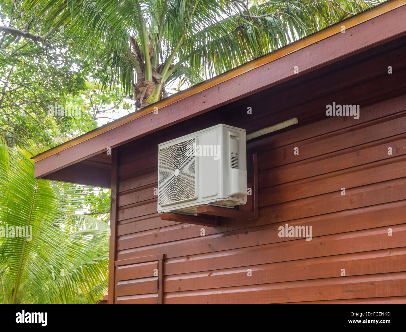 Climatisation pompe à chaleur bungalow de vacances Photo Stock - Alamy