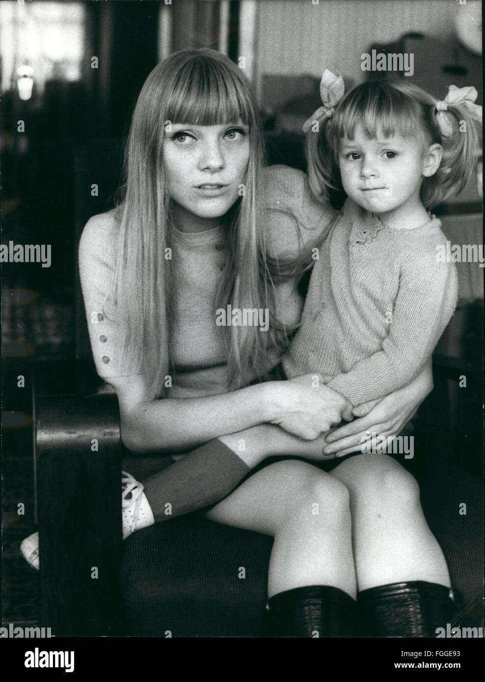 1956 - Grec photo Olga Chekhova et sa fille Sabrina (3) (Crédit Image : © Keystone Photos USA/ZUMAPRESS.com) Banque D'Images