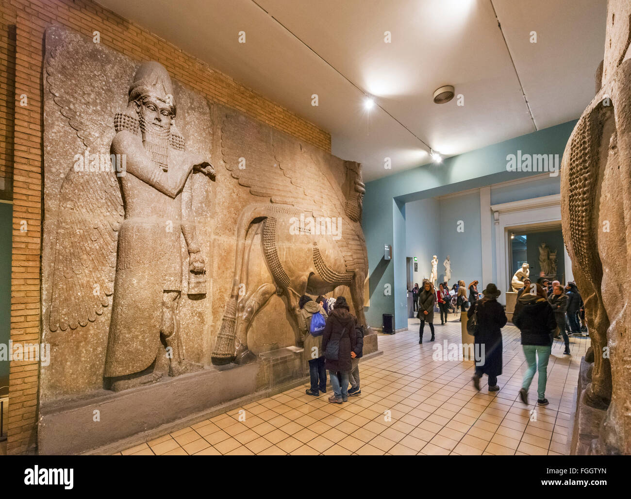 Statues géantes (c.710-705 BC) du palais du roi Sargon II à Khorsabad (Irak moderne), Galerie assyrienne, British Museum, Londres Banque D'Images